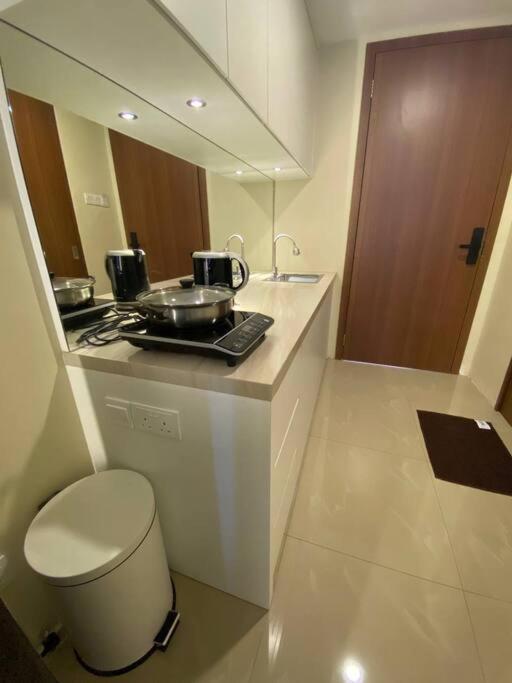 Nagoya Thamrin Apartment High Floor With View Exterior foto